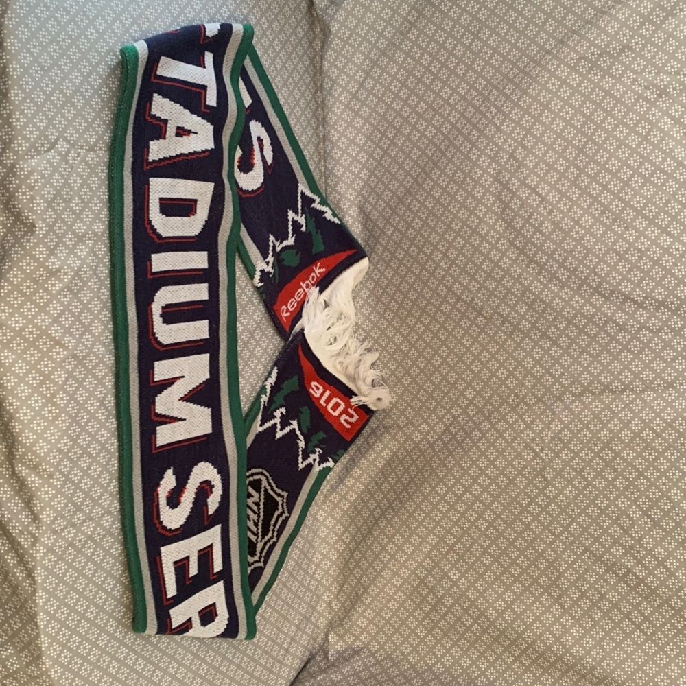 2016 NHL Reebok Stadium Scarf